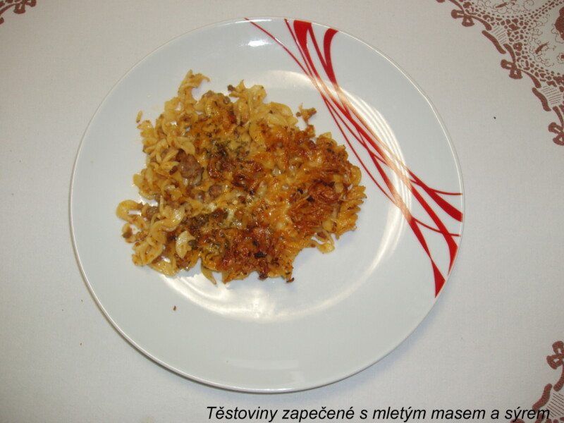 Těstoviny zapečené s mletým masem a sýrem